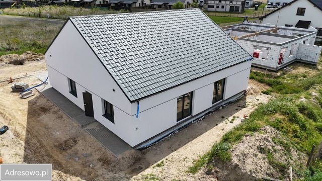 dom wolnostojący, 4 pokoje Siekierki Wielkie, ul. Chmielna. Zdjęcie 1