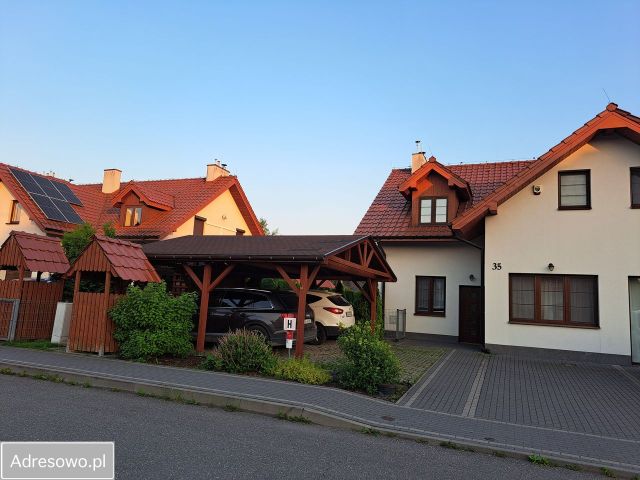 dom szeregowy, 5 pokoi Niepołomice Boryczów, ul. Oficerska. Zdjęcie 1