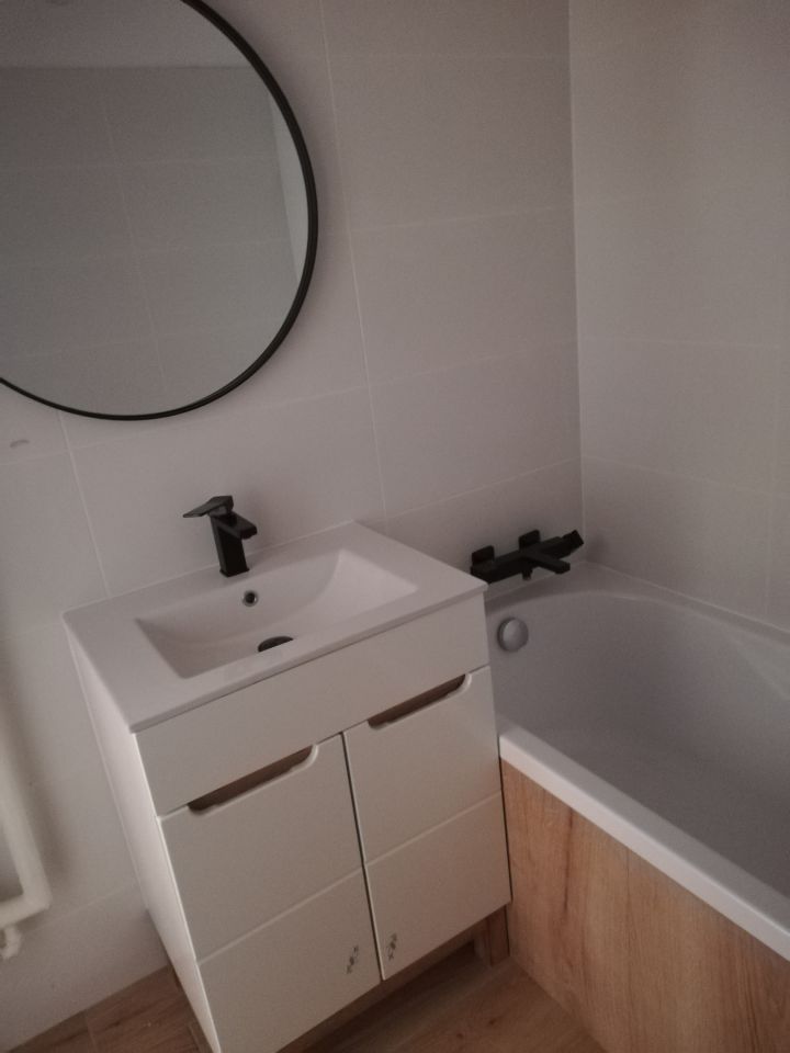 Mieszkanie 3-pokojowe Krosno Śródmieście, ul. Niepodległości. Zdjęcie 2