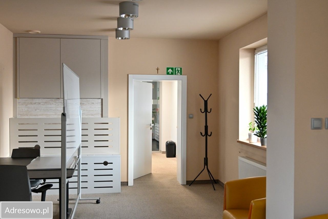 Nieruchomość komercyjna Dąbrówki. Zdjęcie 18