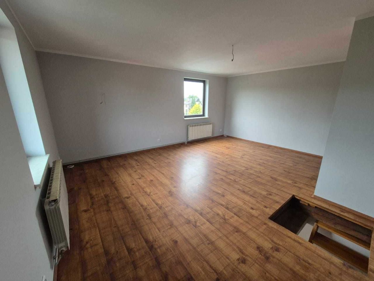 Mieszkanie 3-pokojowe Cięcina. Zdjęcie 2