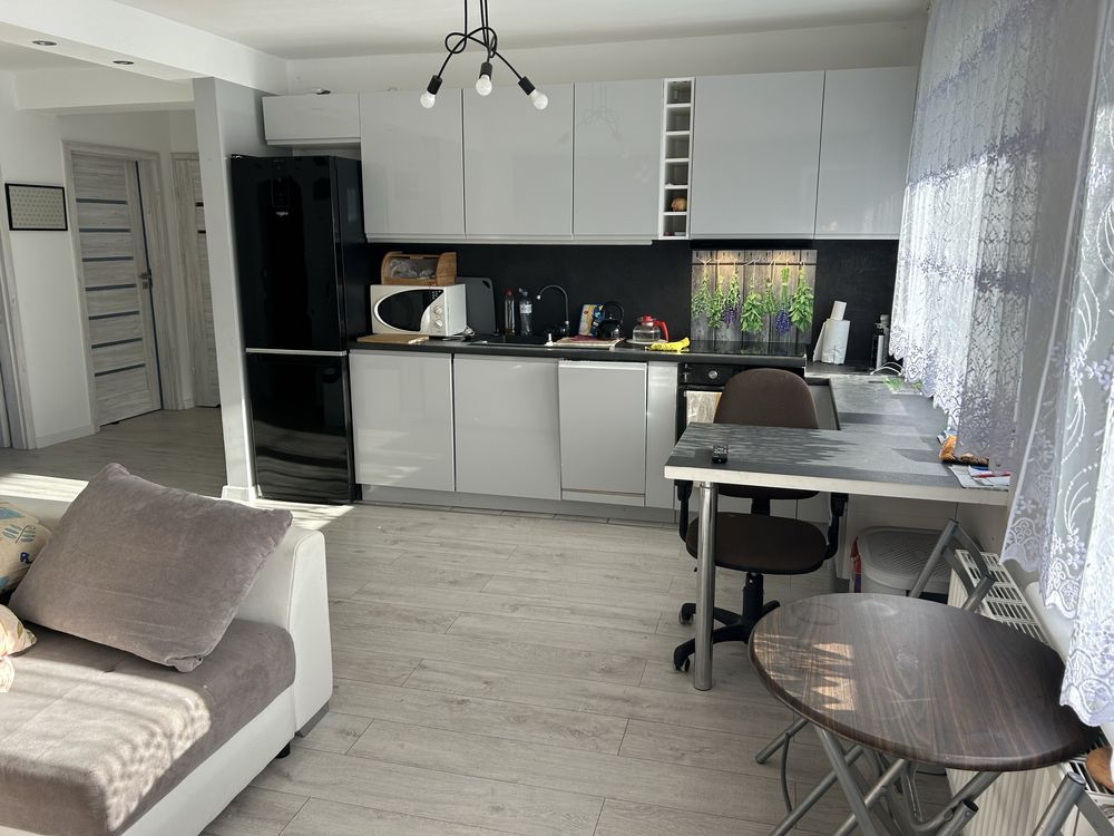 Mieszkanie 4-pokojowe Głębokie. Zdjęcie 2