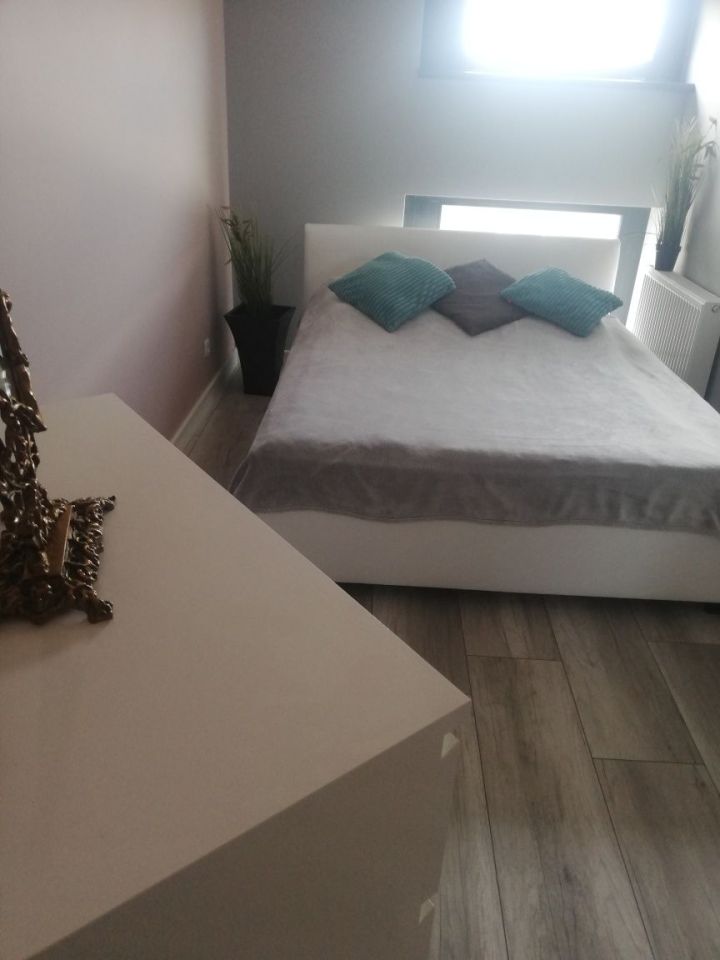 dom szeregowy, 4 pokoje Legnica. Zdjęcie 8