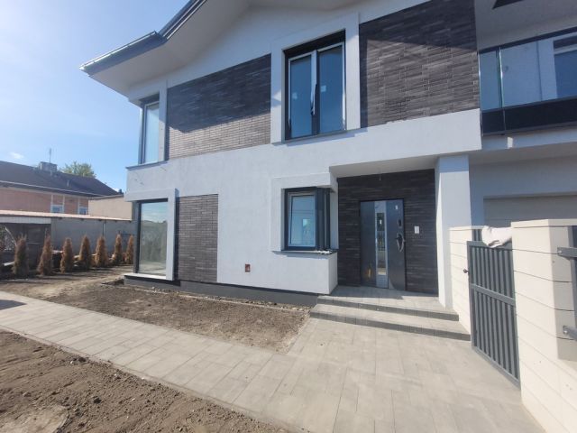 bliźniak, 6 pokoi Opacz Mała. Zdjęcie 27