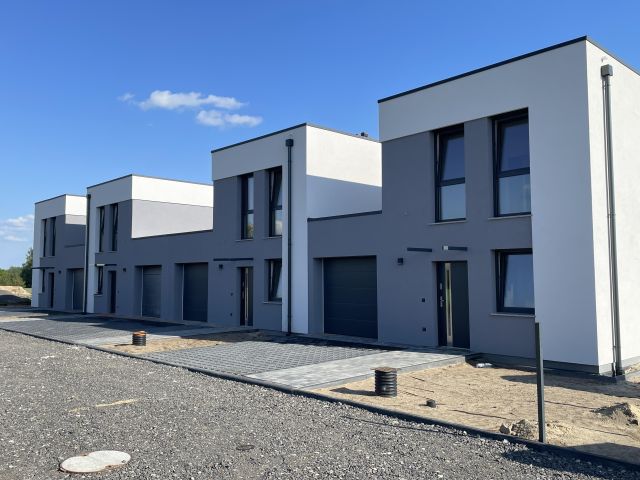 bliźniak, 4 pokoje Mechnice, ul. Jaśminowa. Zdjęcie 1