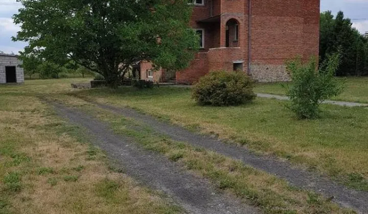 dom wolnostojący, 10 pokoi Włoszczowa, ul. Góral