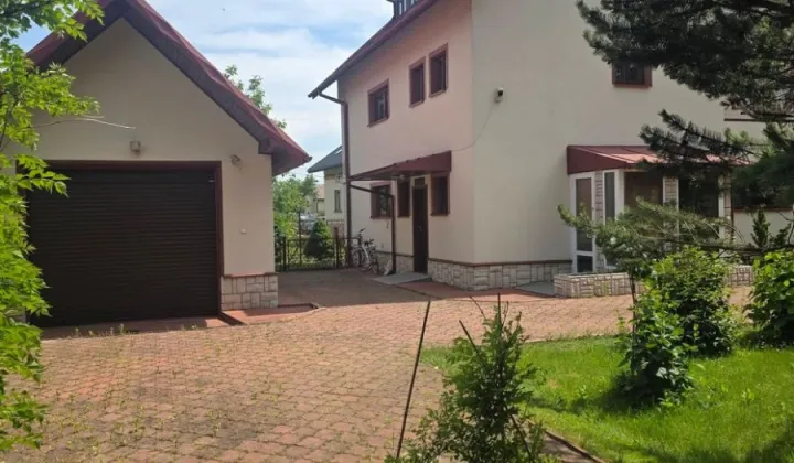 dom wolnostojący, 7 pokoi Besko