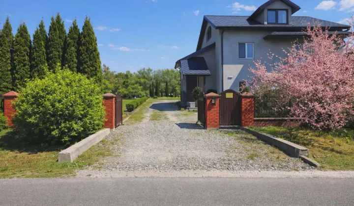 dom wolnostojący, 6 pokoi Sabaudia, Sabaudia