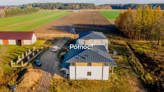 bliźniak, 5 pokoi Gajowniki. Zdjęcie 2