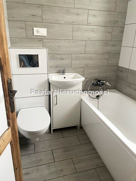 dom wolnostojący, 5 pokoi Płock. Zdjęcie 11