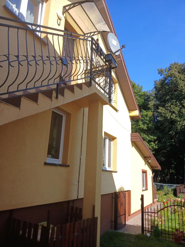 dom wolnostojący, 7 pokoi Staroźreby, ul. Parkowa. Zdjęcie 3