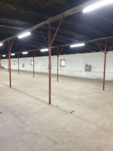 Hala/magazyn Sarbka. Zdjęcie 1