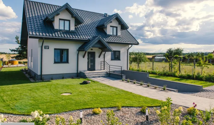 dom wolnostojący, 6 pokoi Bryzgiel