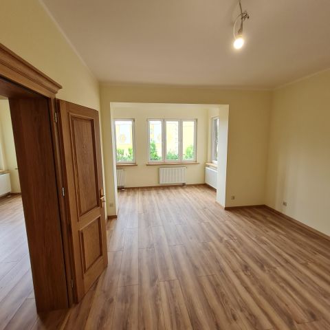 Mieszkanie 4-pokojowe Krosno Śródmieście, ul. Władysława Sikorskiego. Zdjęcie 7