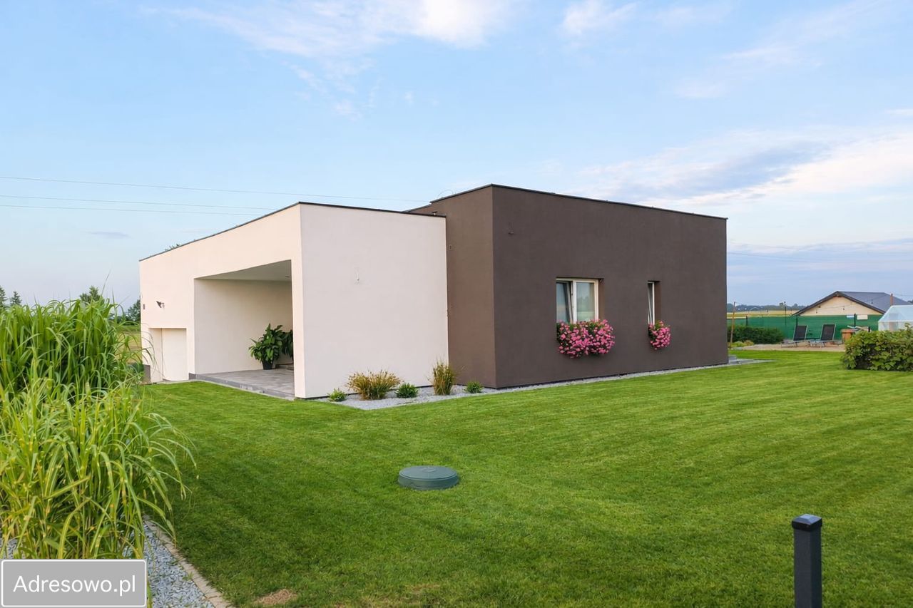 dom wolnostojący, 3 pokoje Wichulec. Zdjęcie 1