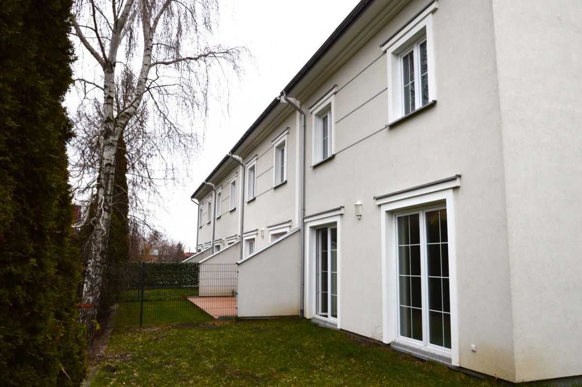 dom szeregowy, 5 pokoi Macierzysz. Zdjęcie 1