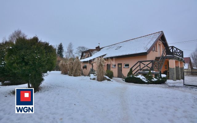 dom wolnostojący, 7 pokoi Chruściel. Zdjęcie 1