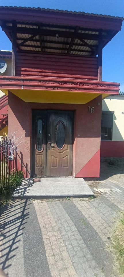 dom wolnostojący, 4 pokoje Rożniatów. Zdjęcie 4