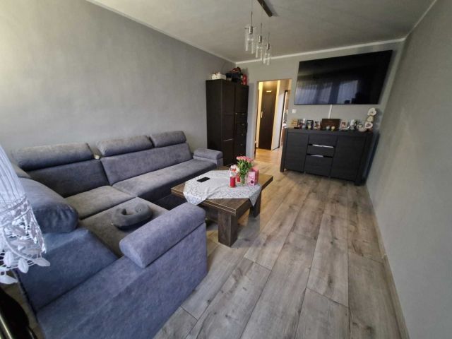 Mieszkanie 3-pokojowe Gniezno Winiary, os. Jagiellońskie. Zdjęcie 1