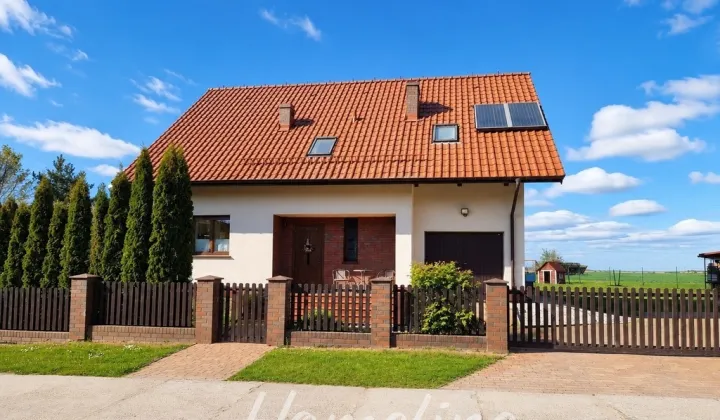 dom wolnostojący, 5 pokoi Piersno