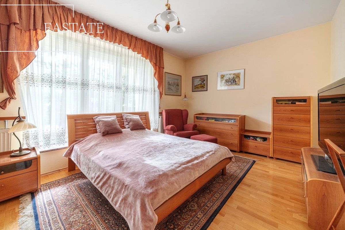 dom wolnostojący, 10 pokoi Milanówek, ul. Szkolna. Zdjęcie 14
