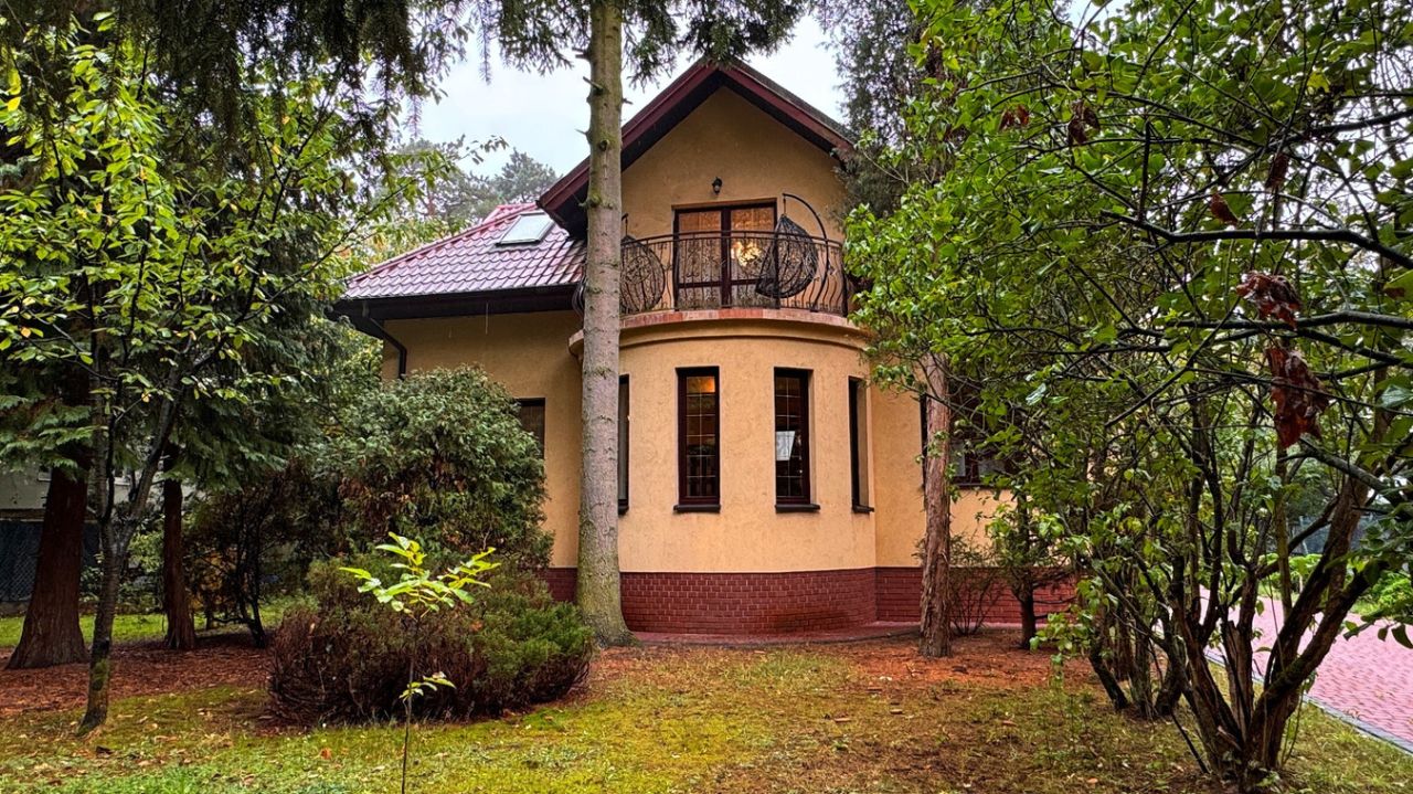 dom wolnostojący, 5 pokoi Milanówek. Zdjęcie 5