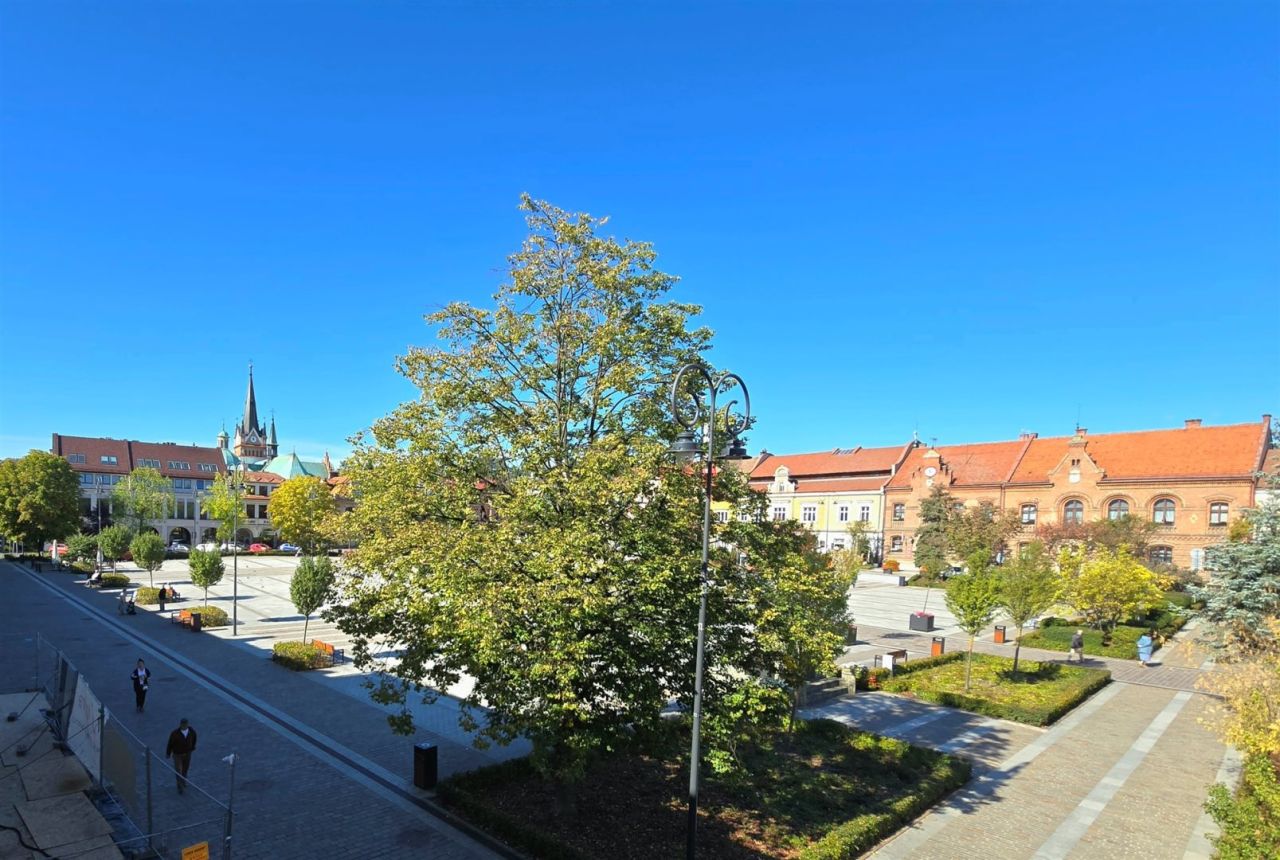 Lokal Myślenice, rynek Rynek. Zdjęcie 2