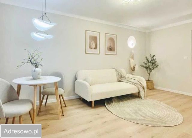 Mieszkanie 2-pokojowe Kraków Ugorek, ul. Fiołkowa. Zdjęcie 1