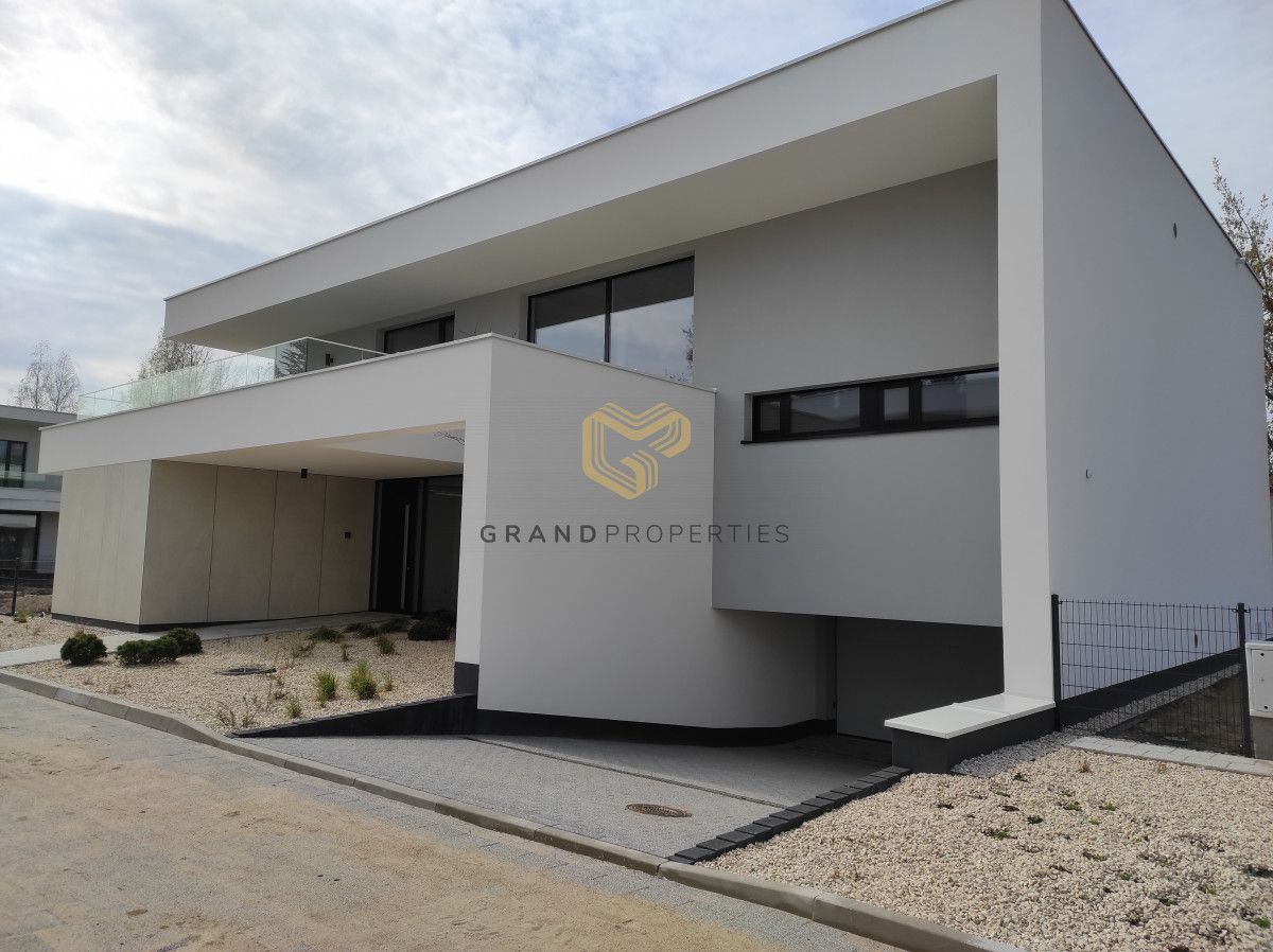 dom wolnostojący, 7 pokoi Konstancin-Jeziorna. Zdjęcie 2