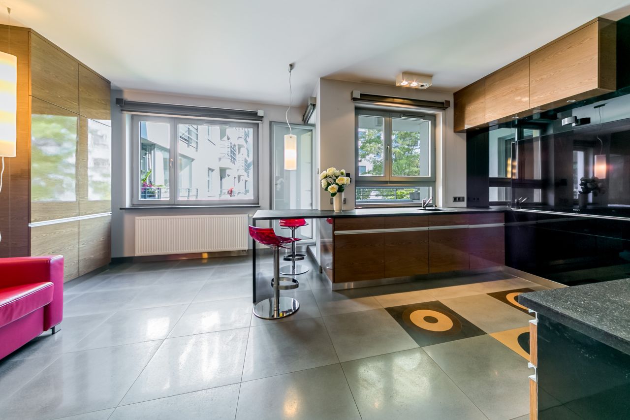 Mieszkanie 1-pokojowe Warszawa Gocław, ul. Jana Nowaka-Jeziorańskiego. Zdjęcie 2