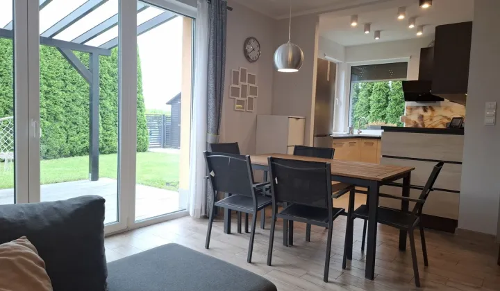 bliźniak, 4 pokoje Kiełczów, ul. Cisowa