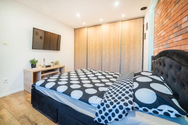 dom wolnostojący, 6 pokoi Jasienica Rosielna. Zdjęcie 5