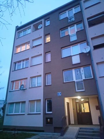 Mieszkanie 3-pokojowe Brzeg Dolny. Zdjęcie 1