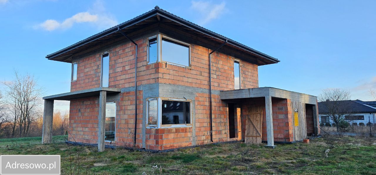 dom wolnostojący, 4 pokoje Dąbrówka-Marianka