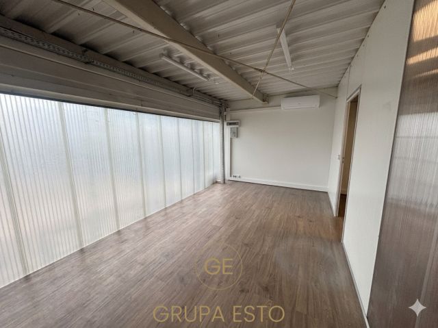 Lokal Kraków Podgórze, ul. Tadeusza Romanowicza. Zdjęcie 7