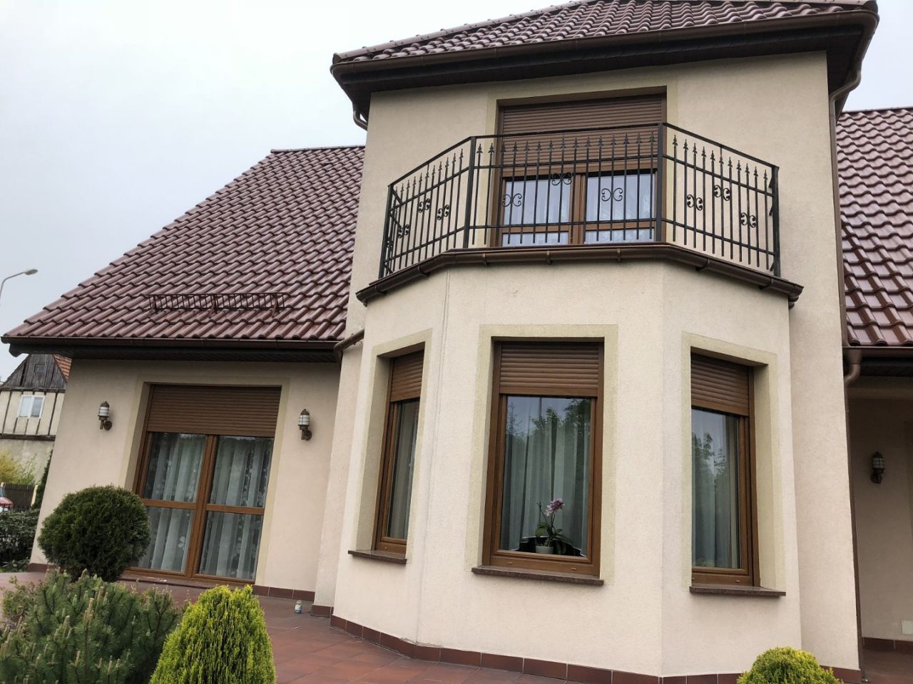 dom wolnostojący, 5 pokoi Brzeg