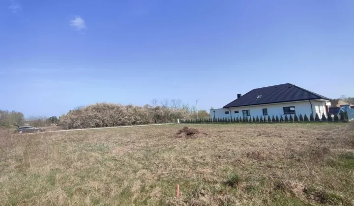 Działka budowlana Uwieliny