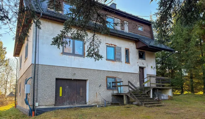 dom wolnostojący, 15 pokoi Jeleśnia