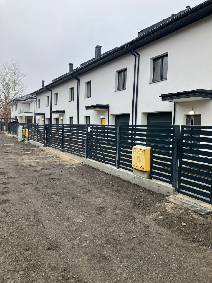 dom szeregowy, 4 pokoje Zielonka Zosinek, ul. Ossowska. Zdjęcie 2