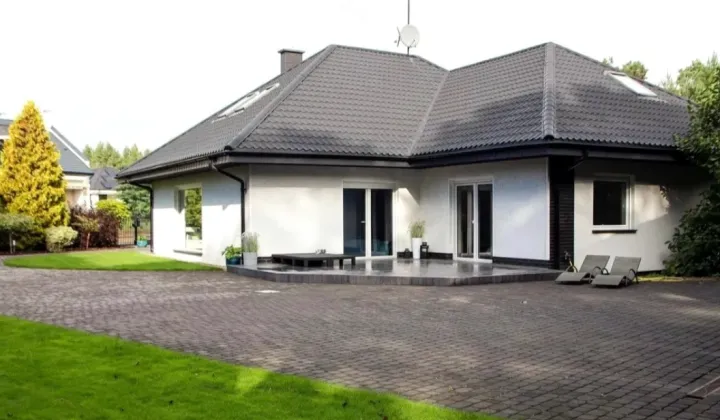 dom wolnostojący, 6 pokoi Lisi Ogon, ul. Spacerowa