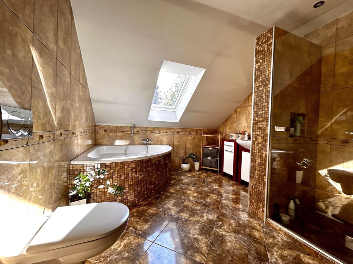 dom wolnostojący, 5 pokoi Dąbrowa. Zdjęcie 12