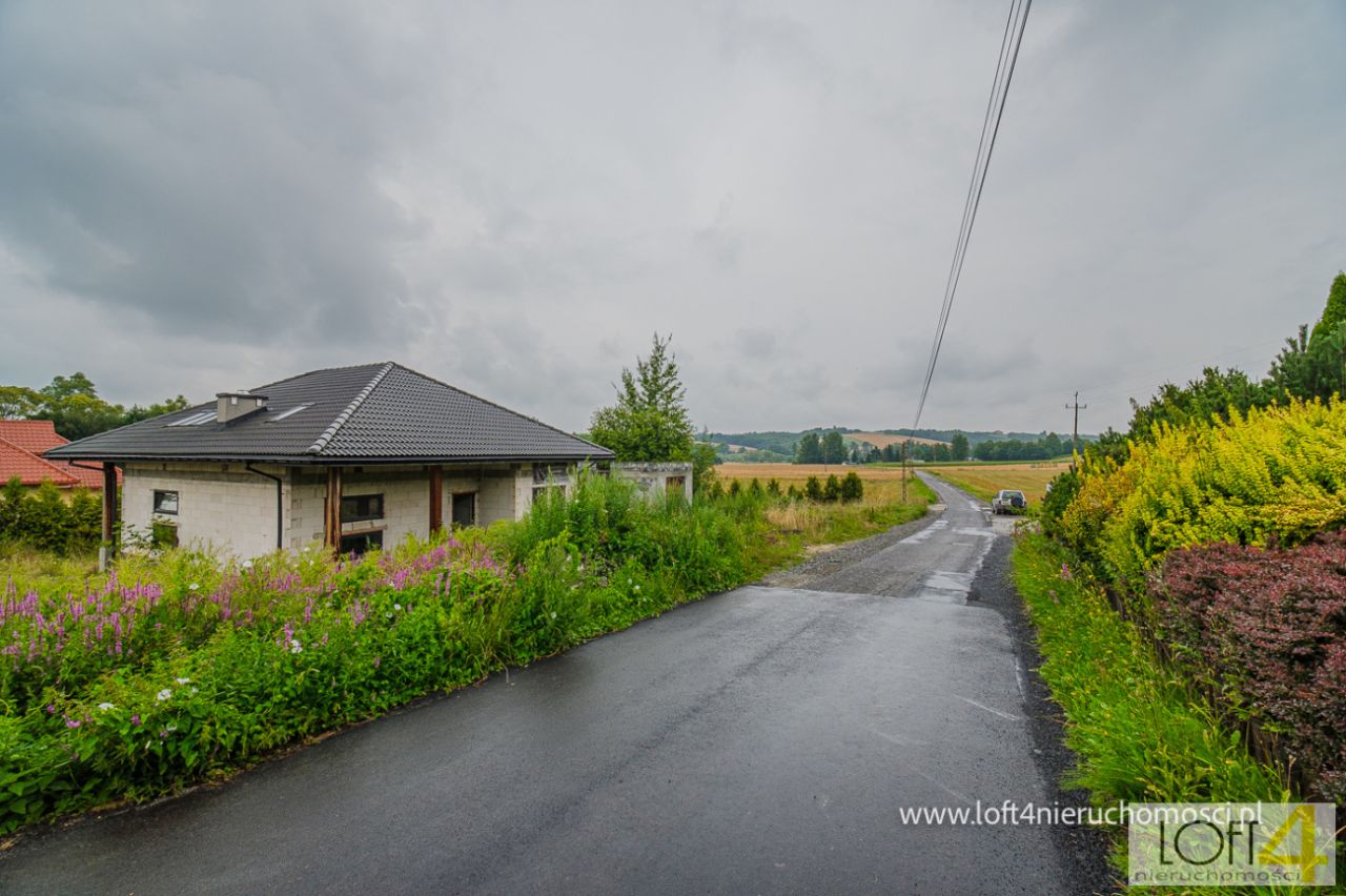 dom wolnostojący, 5 pokoi Burzyn. Zdjęcie 1