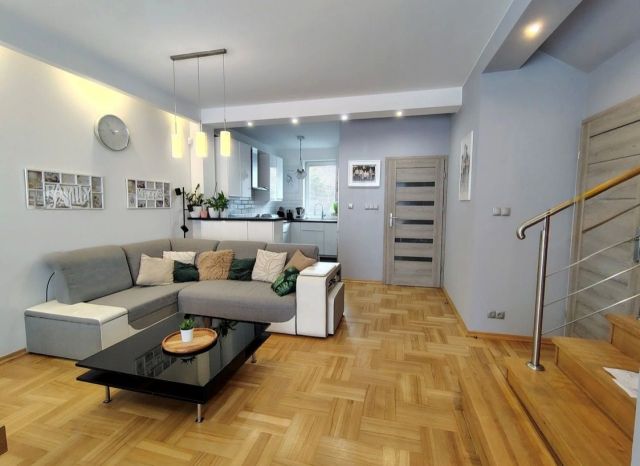 dom, 5 pokoi Piaseczno. Zdjęcie 1