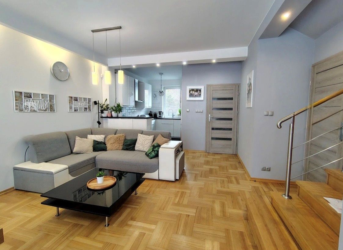 dom, 5 pokoi Piaseczno. Zdjęcie 1