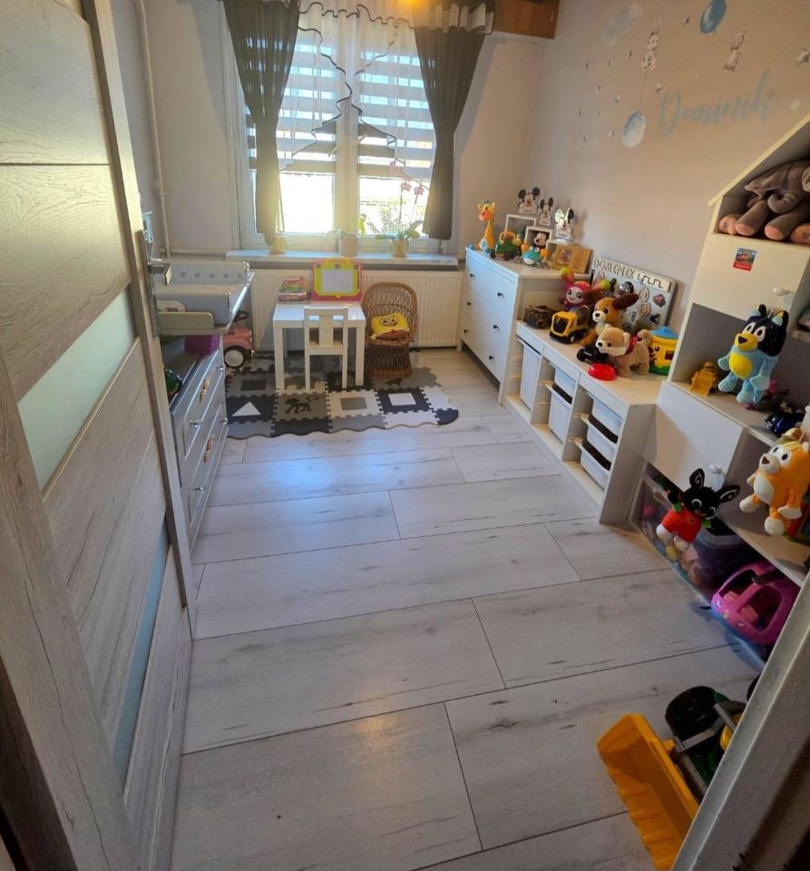 Mieszkanie 4-pokojowe Długie. Zdjęcie 4