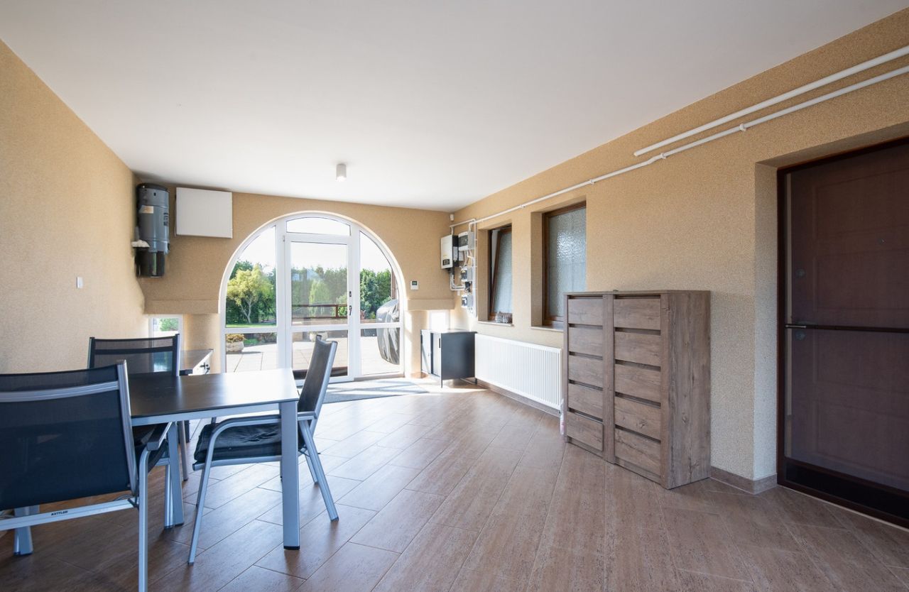 dom wolnostojący, 8 pokoi Czernin. Zdjęcie 6