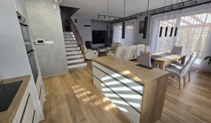 bliźniak, 6 pokoi Wojcieszyn, ul. Warszawska