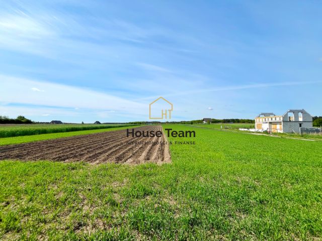 Działka budowlana Stronno. Zdjęcie 1