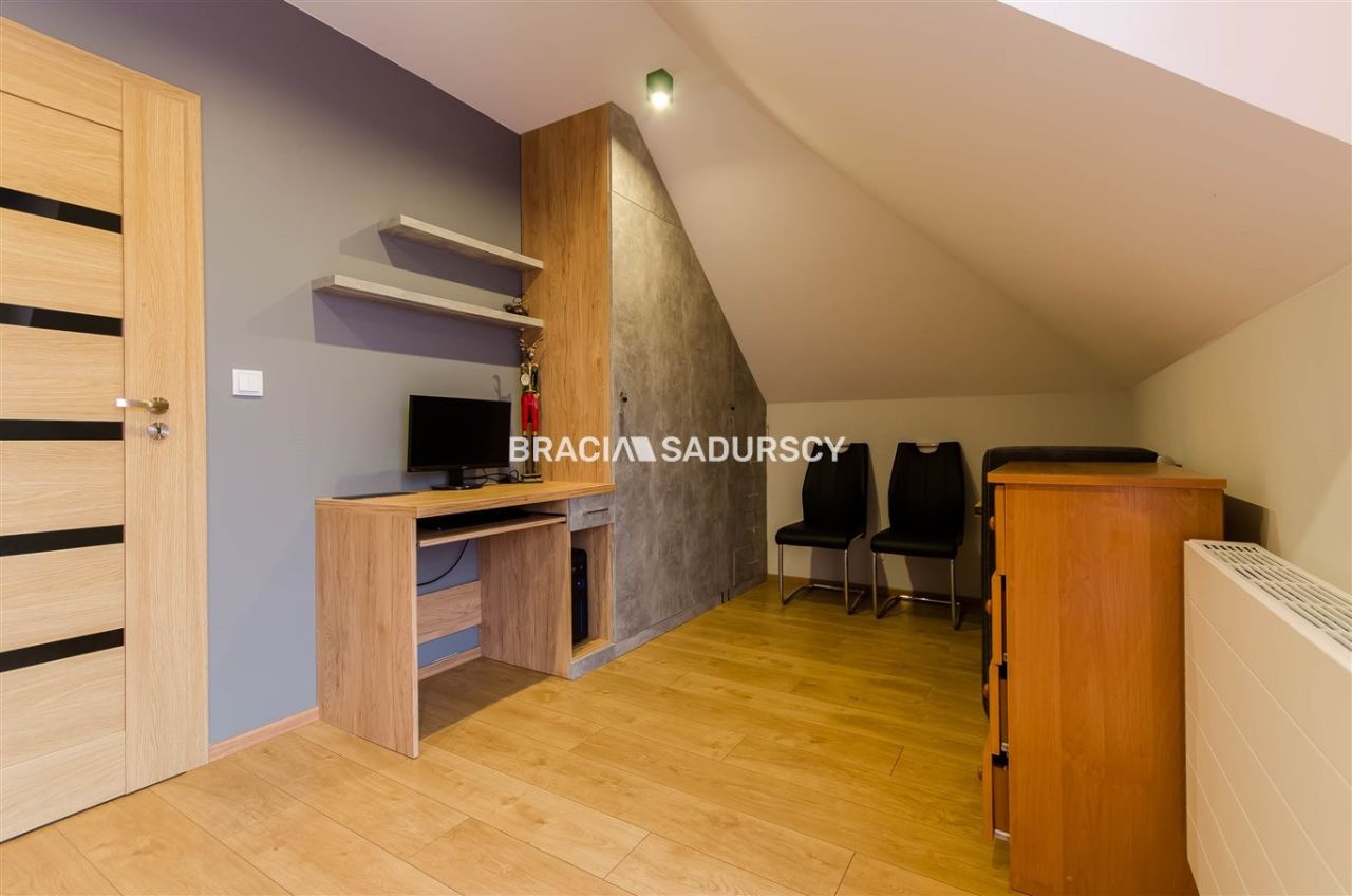 dom wolnostojący, 7 pokoi Myślenice Górne Przedmieście. Zdjęcie 24