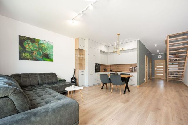 bliźniak, 4 pokoje Bełchatów, ul. Kazimierza Kopeckiego. Zdjęcie 2